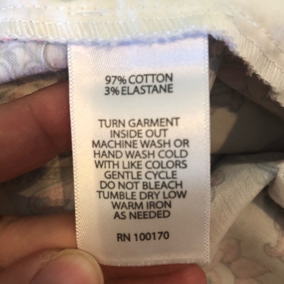 Kenzie Red/White/Blue Paisley Cotton Shorts - 8 - Picture 6 of 6